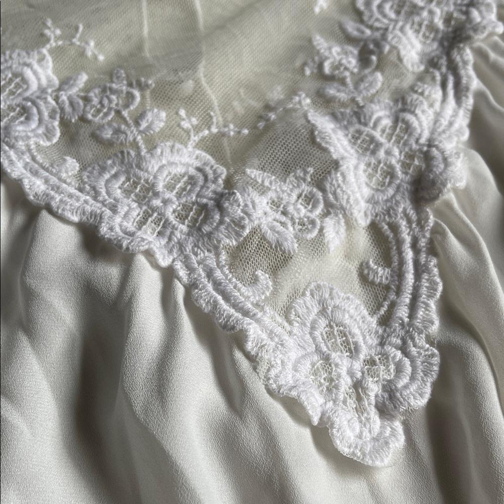 Forever 21 White Lace Detail Blouse - Picture 3 of 5